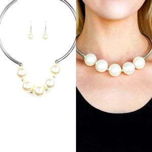 PAPARAZZI "WELCOME TO WALL STREET" WHITE CHOKER EXCLUSIVE NECKLACE & EARRING SET